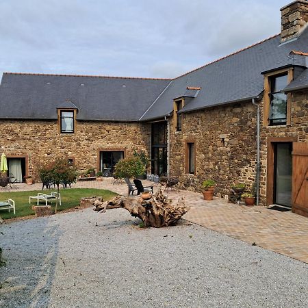 Aux Greniers A Reves Bed & Breakfast Plestan Exterior photo