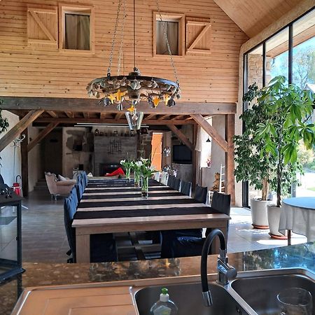 Aux Greniers A Reves Bed & Breakfast Plestan Exterior photo