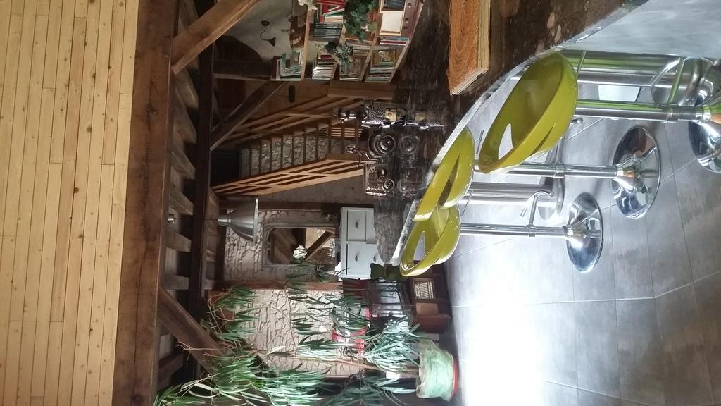 Aux Greniers A Reves Bed & Breakfast Plestan Exterior photo